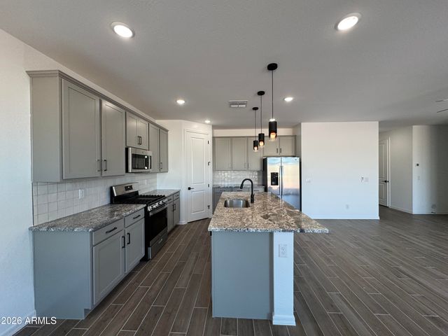 7606 W SMOKETREE Drive, Peoria, AZ 85383