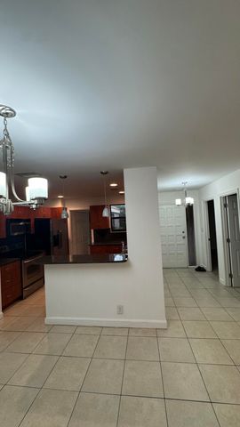 802 Saint Andrews Road 15, Hollywood, FL 33021