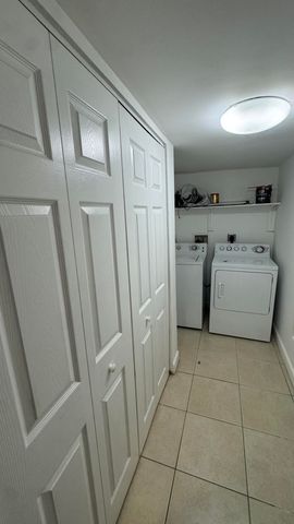 802 Saint Andrews Road 15, Hollywood, FL 33021