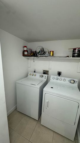 802 Saint Andrews Road 15, Hollywood, FL 33021