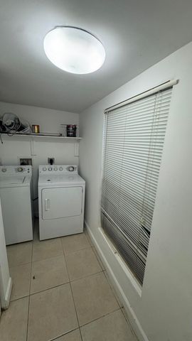 802 Saint Andrews Road 15, Hollywood, FL 33021