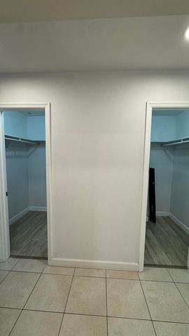 802 Saint Andrews Road 15, Hollywood, FL 33021