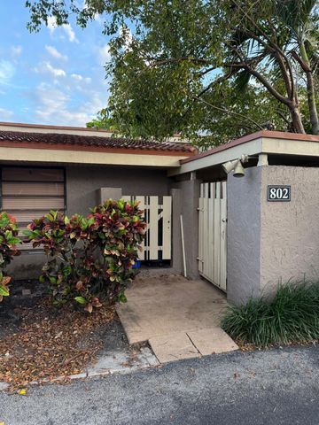 802 Saint Andrews Road 15, Hollywood, FL 33021