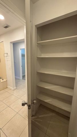 802 Saint Andrews Road 15, Hollywood, FL 33021