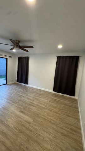 802 Saint Andrews Road 15, Hollywood, FL 33021