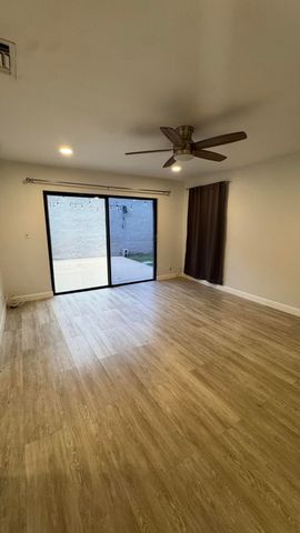 802 Saint Andrews Road 15, Hollywood, FL 33021