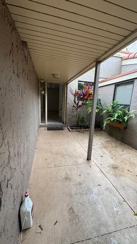 802 Saint Andrews Road 15, Hollywood, FL 33021