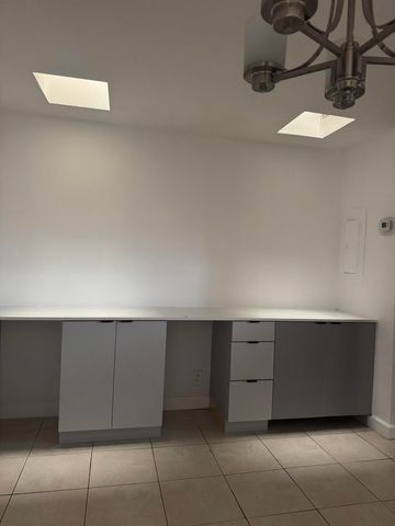 802 Saint Andrews Road 15, Hollywood, FL 33021