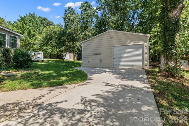6168 Neptune Drive, Denver, NC 28037