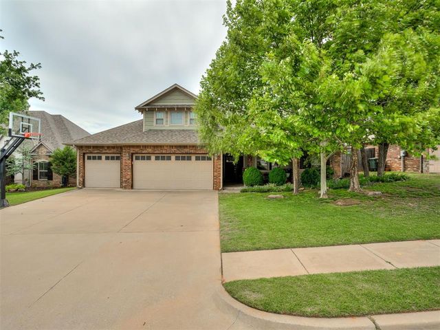 615 Napol Avenue, Edmond, OK 73034