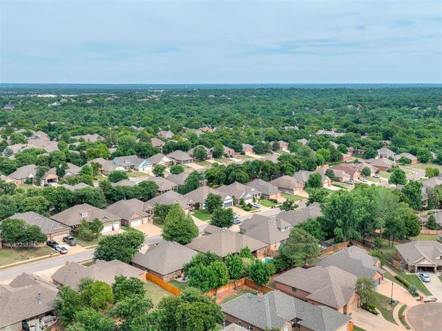 615 Napol Avenue, Edmond, OK 73034