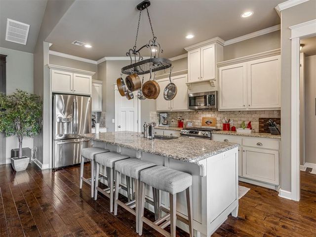615 Napol Avenue, Edmond, OK 73034