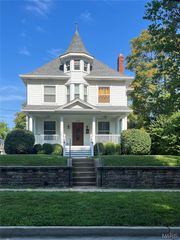 2825 Laclede Station Road, St Louis, MO 63143