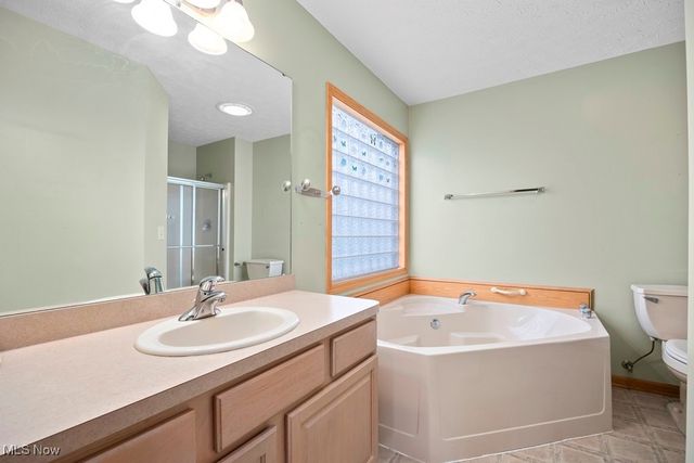 222 Stonehedge Drive, Elyria, OH 44035