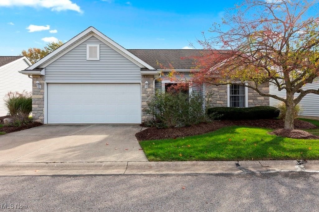 222 Stonehedge Drive, Elyria, OH 44035