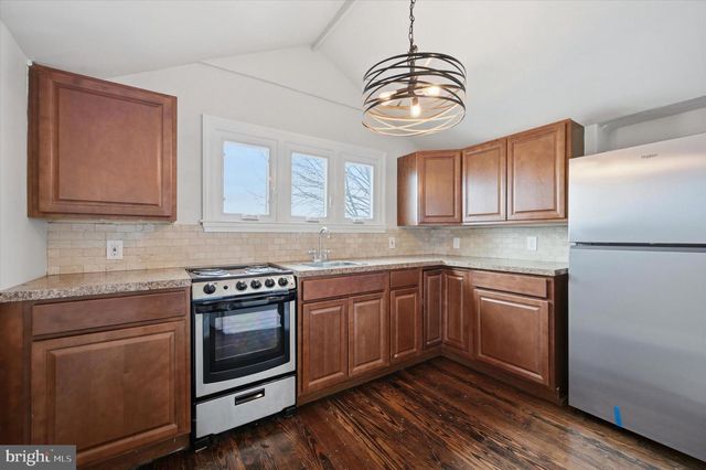 101 N EAGLE RD, Havertown, PA 19083