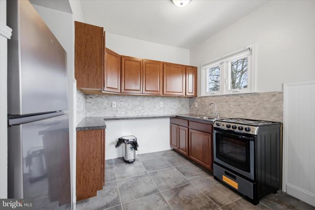 101 N EAGLE RD, Havertown, PA 19083