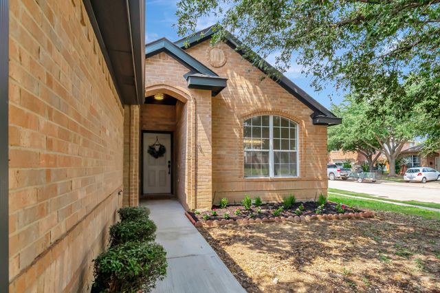 325 Foreston Drive, Roanoke, TX 76262