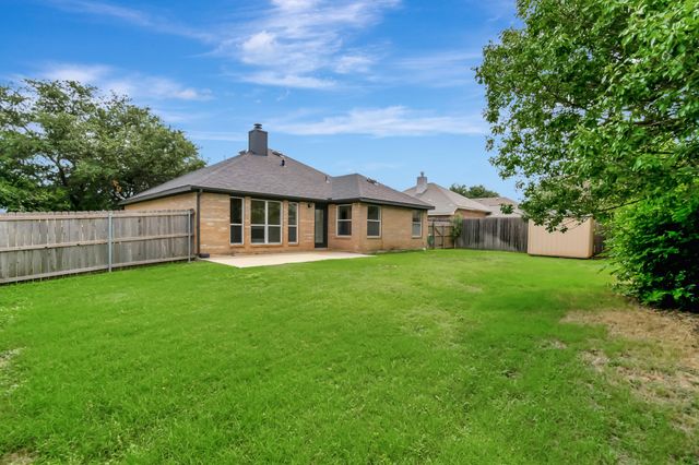 325 Foreston Drive, Roanoke, TX 76262
