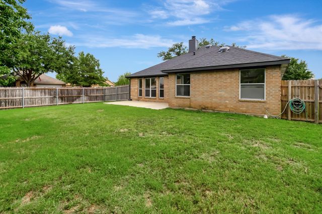 325 Foreston Drive, Roanoke, TX 76262
