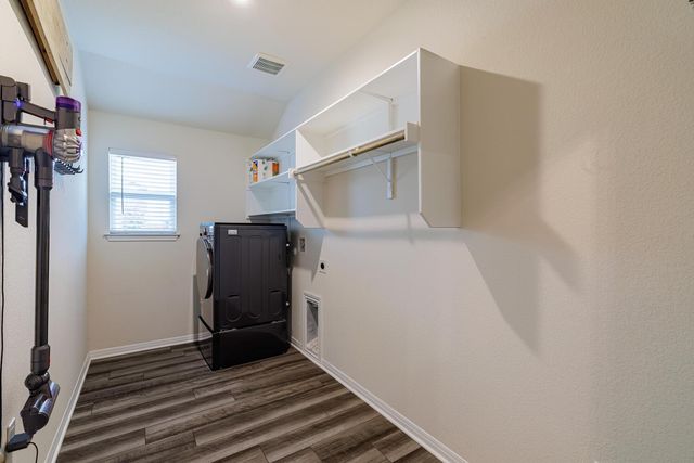 2823 Rustic Hills DR, Round Rock, TX 78665