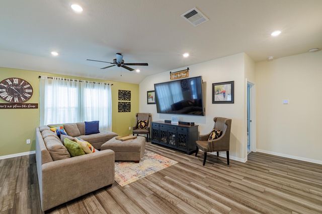 2823 Rustic Hills DR, Round Rock, TX 78665