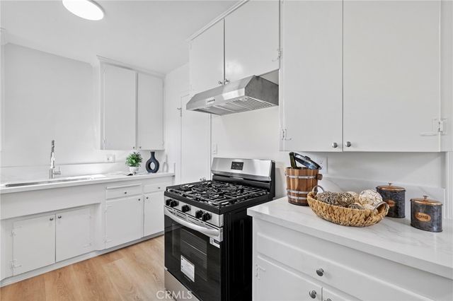 2100 W Valencia Drive, Fullerton, CA 92833