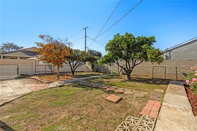 2100 W Valencia Drive, Fullerton, CA 92833