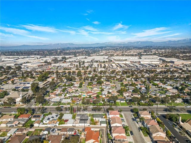 2100 W Valencia Drive, Fullerton, CA 92833