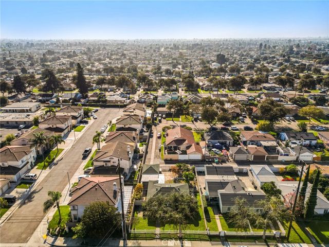 2100 W Valencia Drive, Fullerton, CA 92833