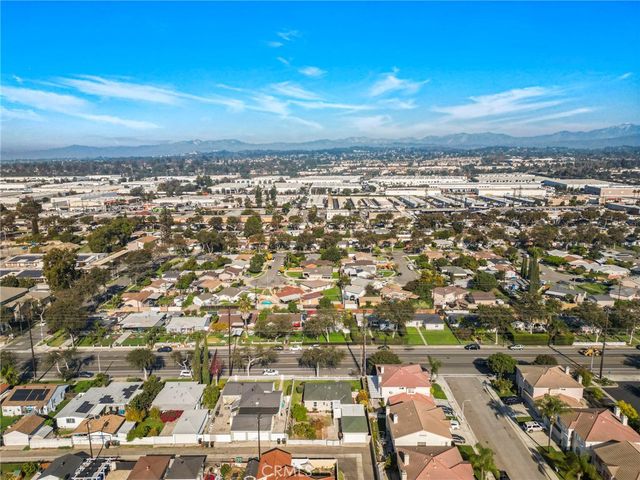 2100 W Valencia Drive, Fullerton, CA 92833