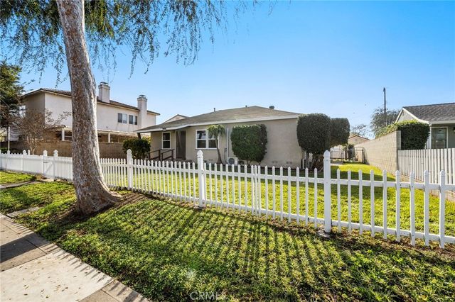 2100 W Valencia Drive, Fullerton, CA 92833