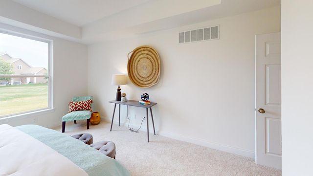 5986 Wildcat Way, Bettendorf, IA 52722