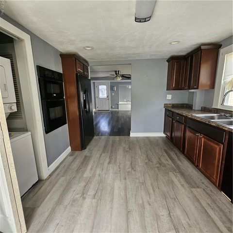 655 3rd AVE, Suffolk, VA 23434