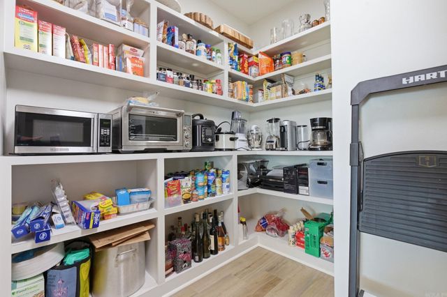 34325 Lakeview West Drive, Roland, AR 72135