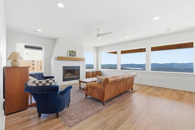 34325 Lakeview West Drive, Roland, AR 72135