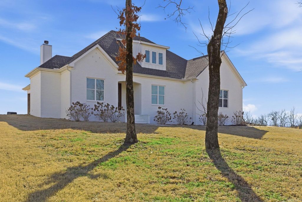 34325 Lakeview West Drive, Roland, AR 72135