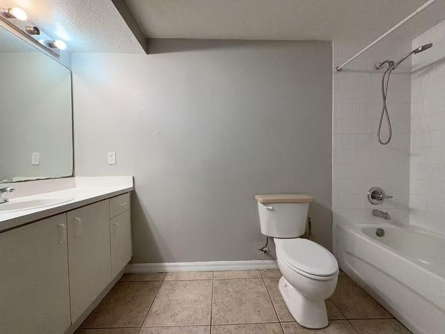 495 LAS CORTES LANE 102, Orlando, FL 32824