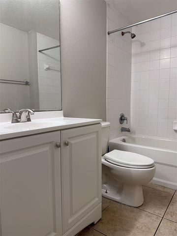 495 LAS CORTES LANE 102, Orlando, FL 32824