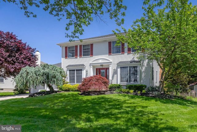 6 COUNTRY SQUIRE LN, Marlton, NJ 08053