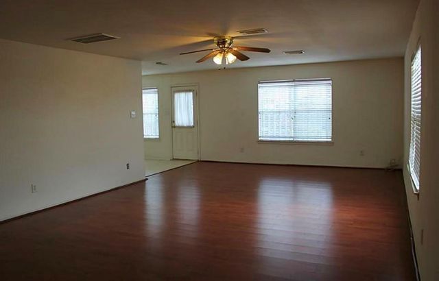 6403 Linden Knoll Lane, Houston, TX 77085