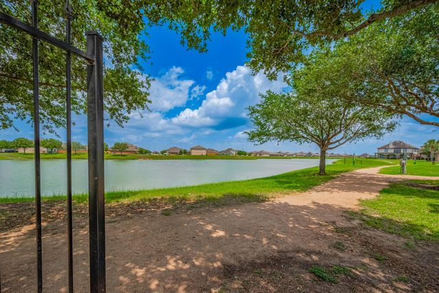 155 Rodeo Drive, Manvel, TX 77578