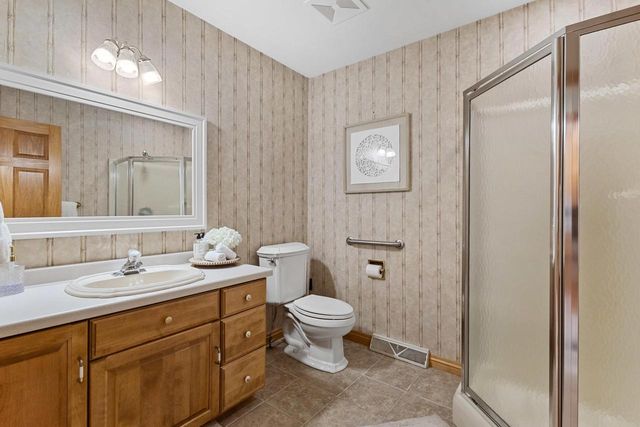 2516 VAN RITE COURT, Green Bay, WI 54301