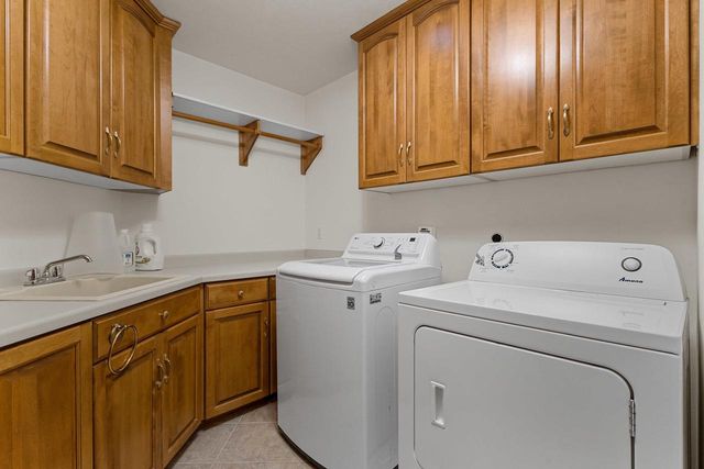 2516 VAN RITE COURT, Green Bay, WI 54301