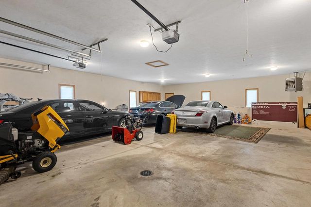 2516 VAN RITE COURT, Green Bay, WI 54301