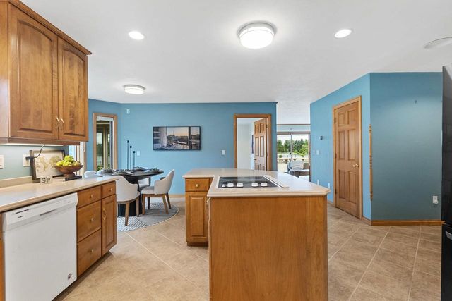 2516 VAN RITE COURT, Green Bay, WI 54301