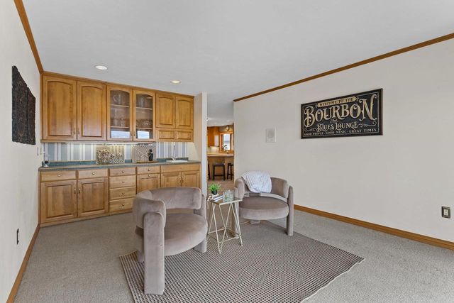 2516 VAN RITE COURT, Green Bay, WI 54301