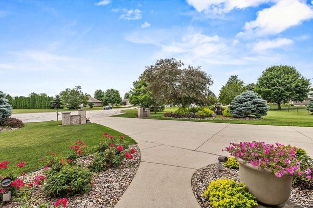 2516 VAN RITE COURT, Green Bay, WI 54301