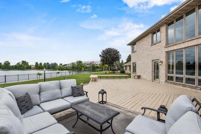 2516 VAN RITE COURT, Green Bay, WI 54301