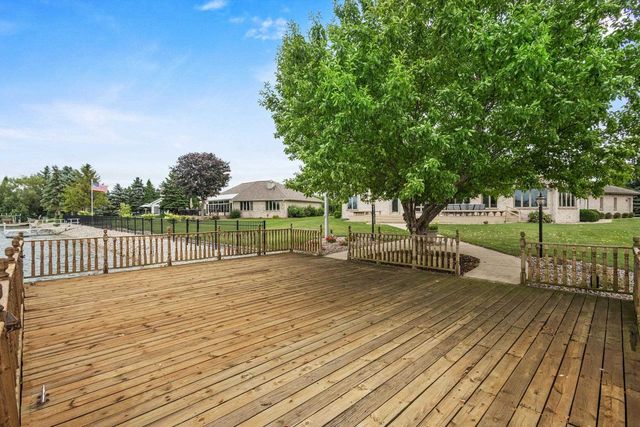 2516 VAN RITE COURT, Green Bay, WI 54301